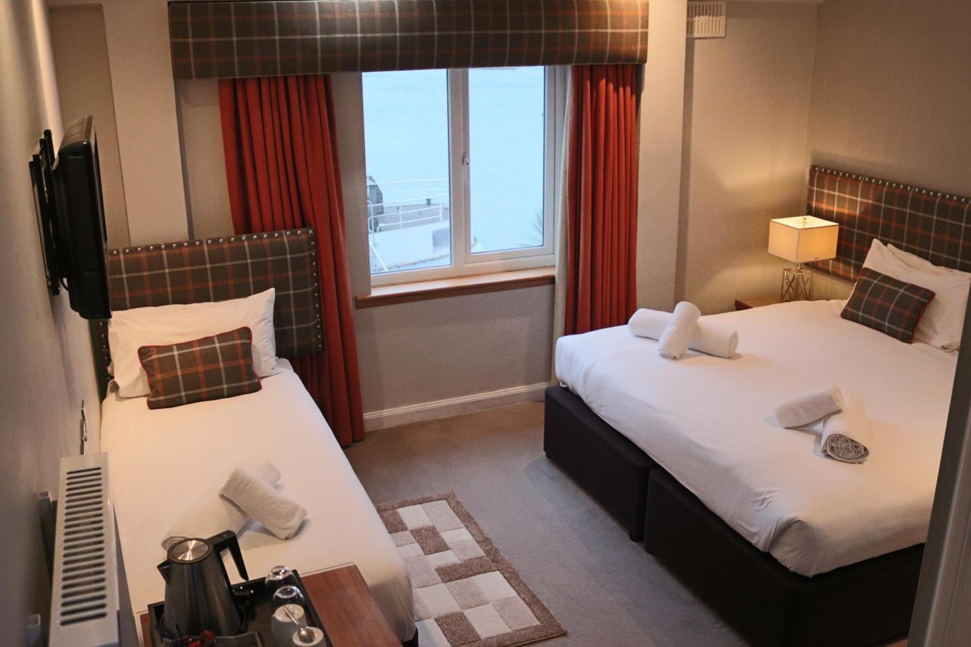 Anchor Hotel And Seabed Restaurant Tarbert  Ngoại thất bức ảnh